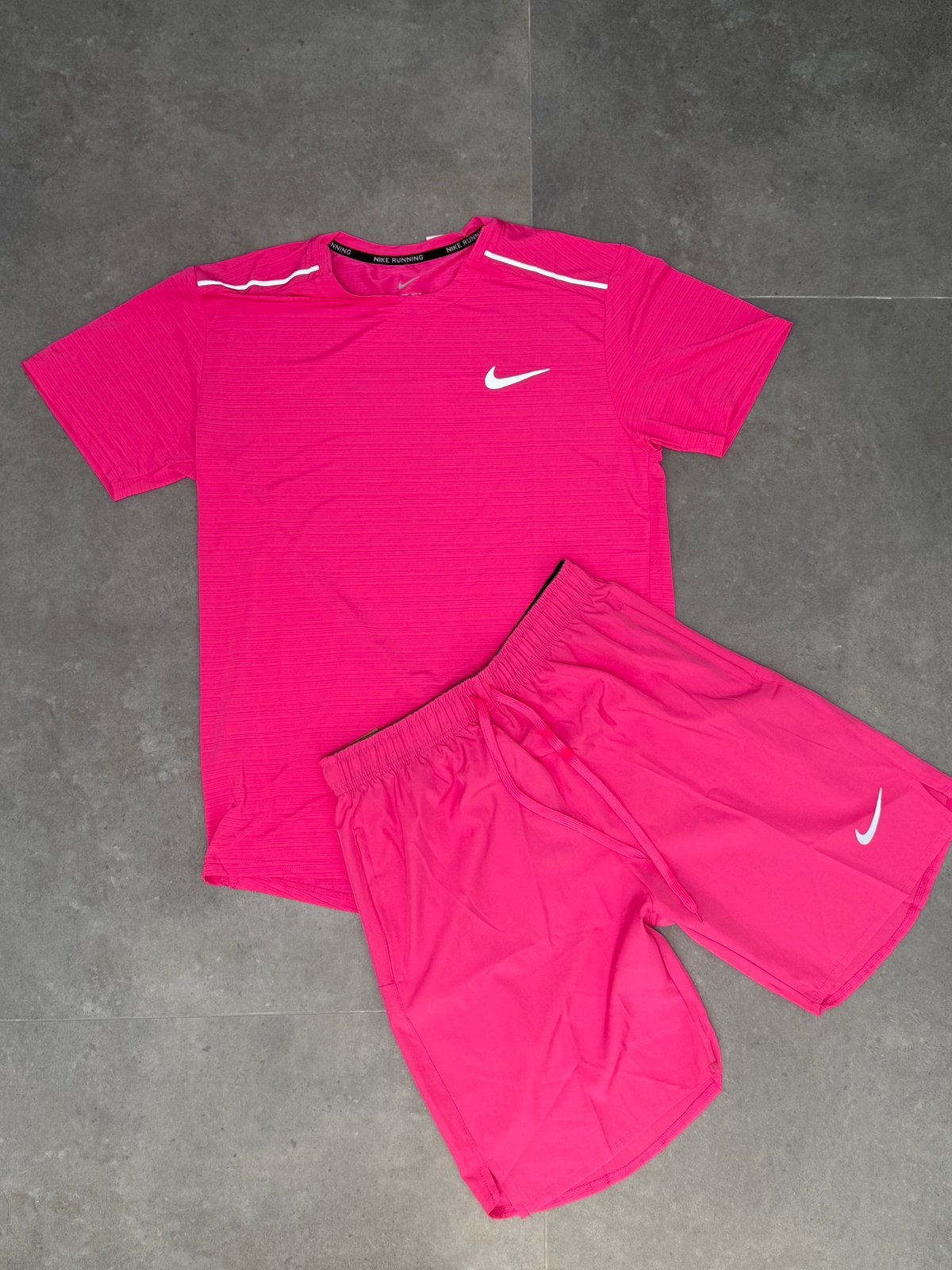 Nike miller set roze (uniseks) maat s,m,l,xl, Kleding | Heren, Sportkleding, Verzenden, Nieuw, Roze, Fitness