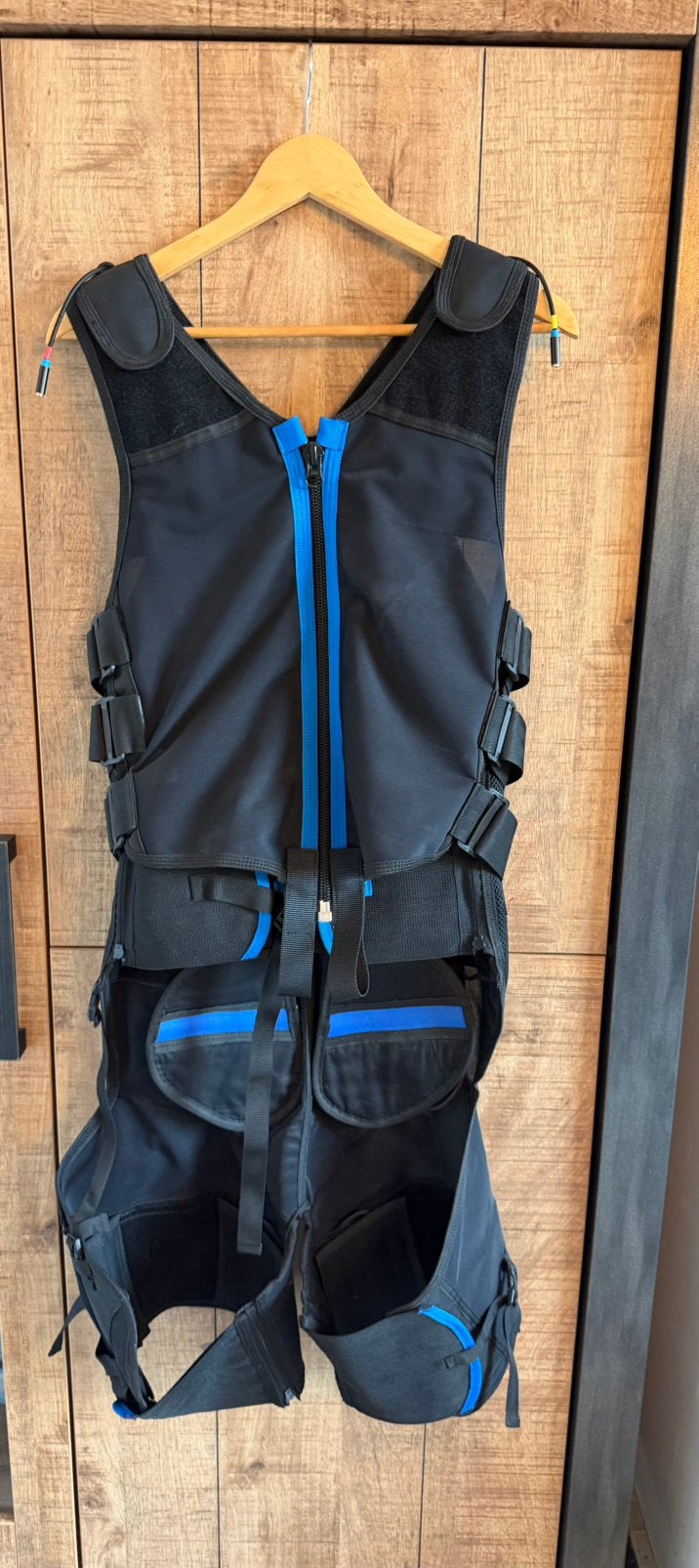 E-Fit TW-32 draadloos trainingpak, Ophalen