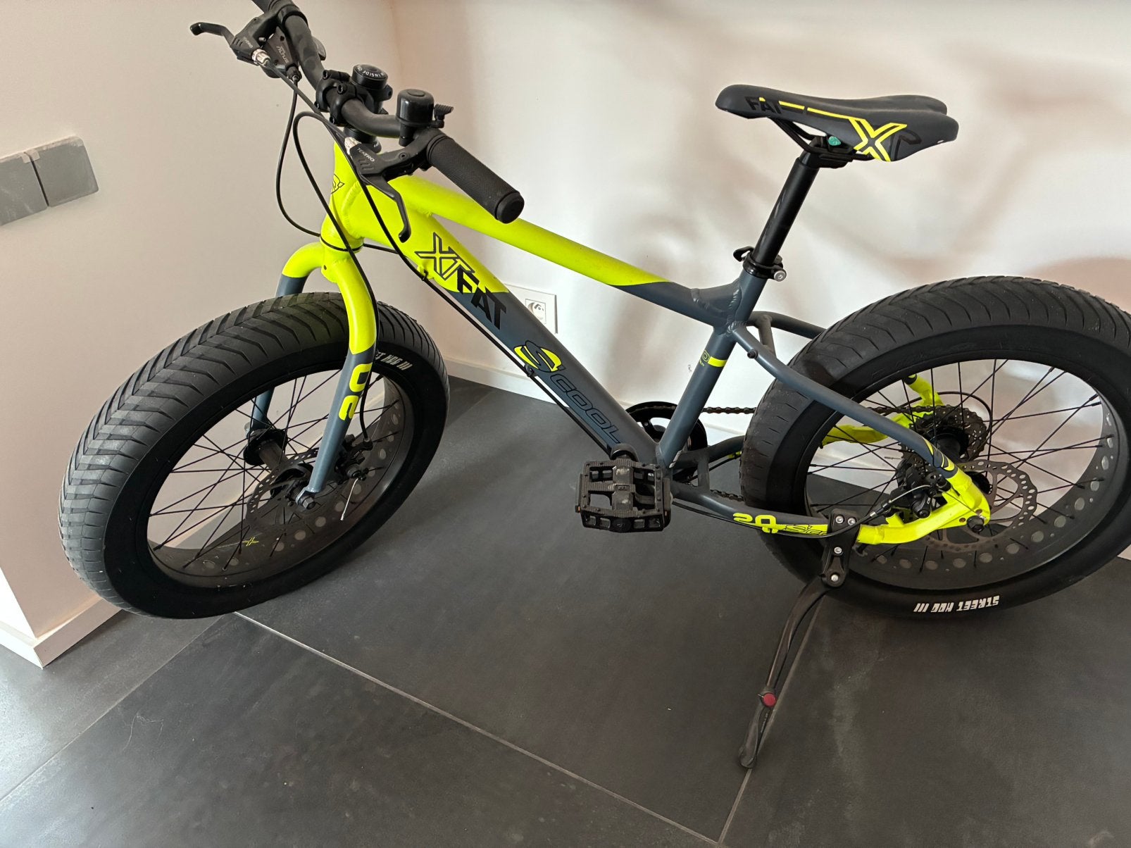 Kinderfiets fatbike 20”, Ophalen, Zo goed als nieuw