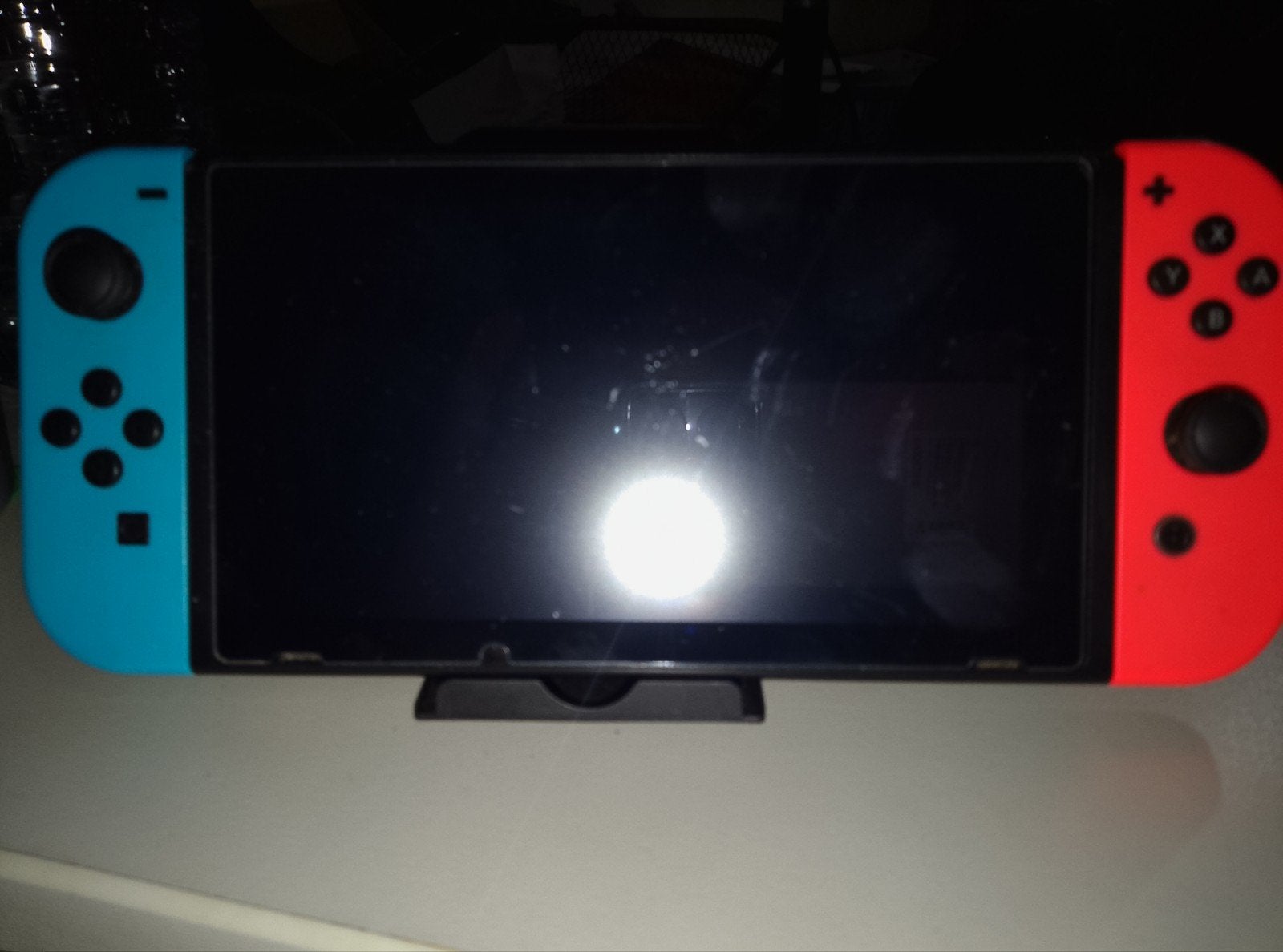 Switch sans station d'accueil. Très peu utilisé, Enlèvement ou Envoi, Comme neuf, Avec 2 manettes, Switch 2019 Upgrade