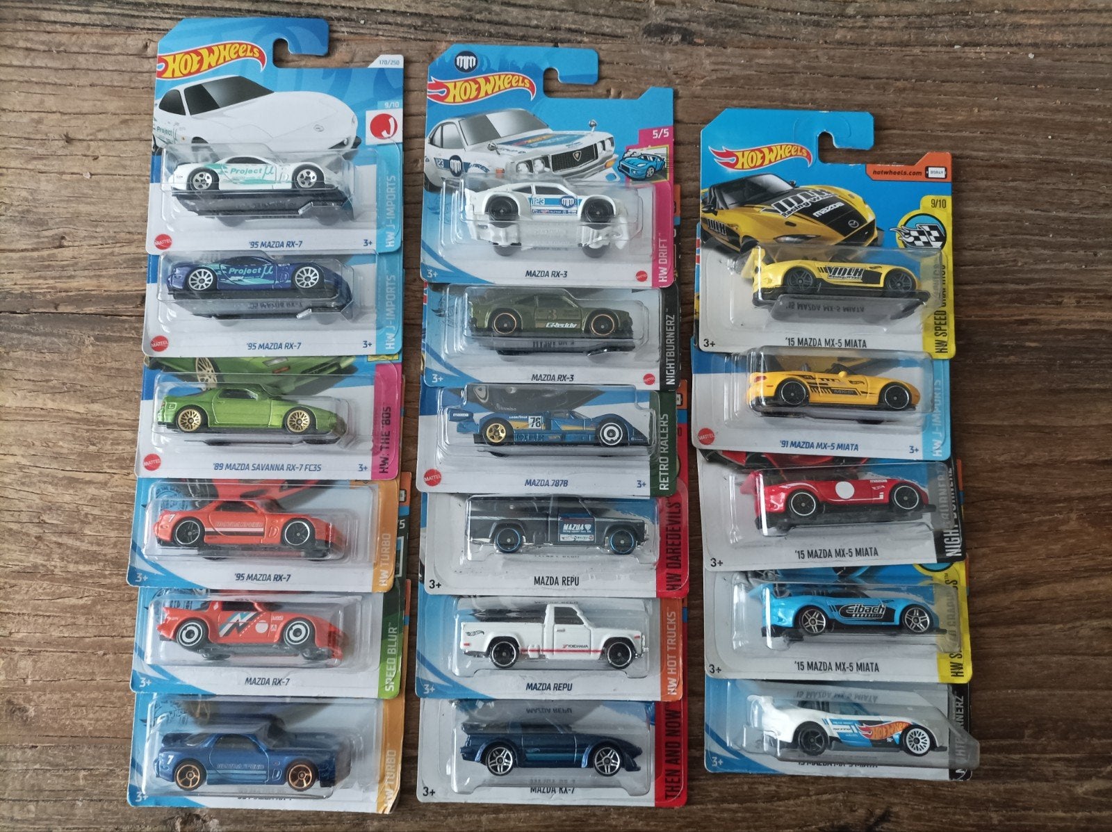 Hot Wheels, Mazda, 17 Mazda différentes. 3 euros chacune, Enlèvement ou Envoi