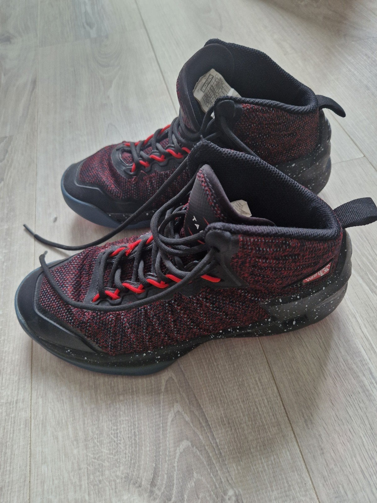 Tarmak basketbalschoenen - maat 39, Ophalen of Verzenden, Gebruikt, Schoenen