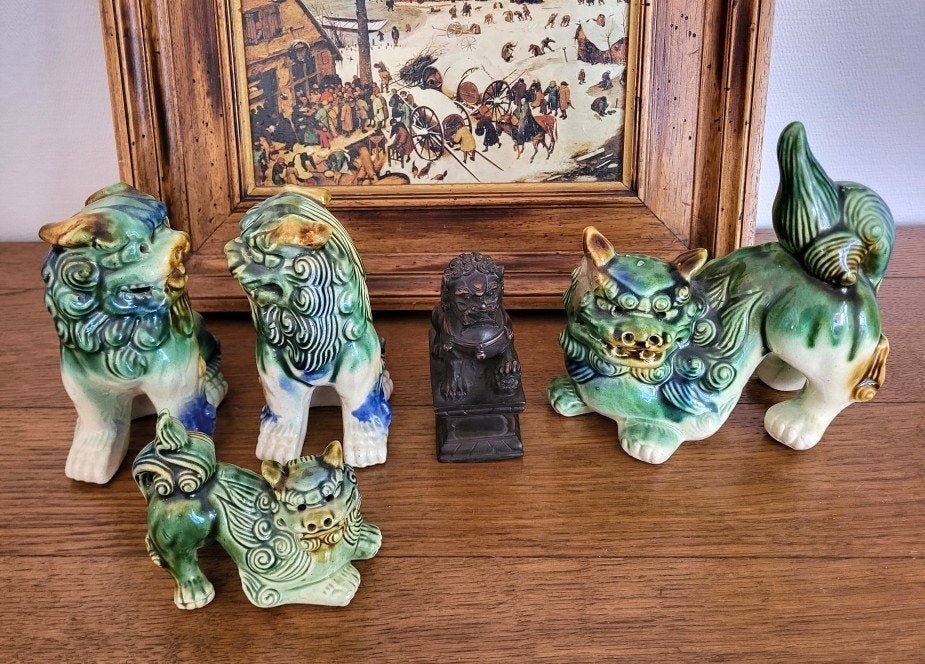 5 chiens de Fô anciens en céramique, Enlèvement ou Envoi