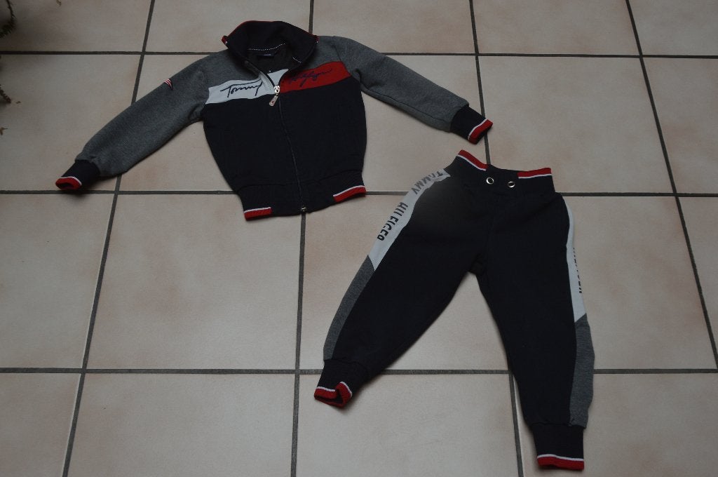 Training de sport "Tommy Hilfiger" marine/gris T92 comme 9!, Garçon, Enlèvement ou Envoi, Tommy Hilfinger, Comme neuf