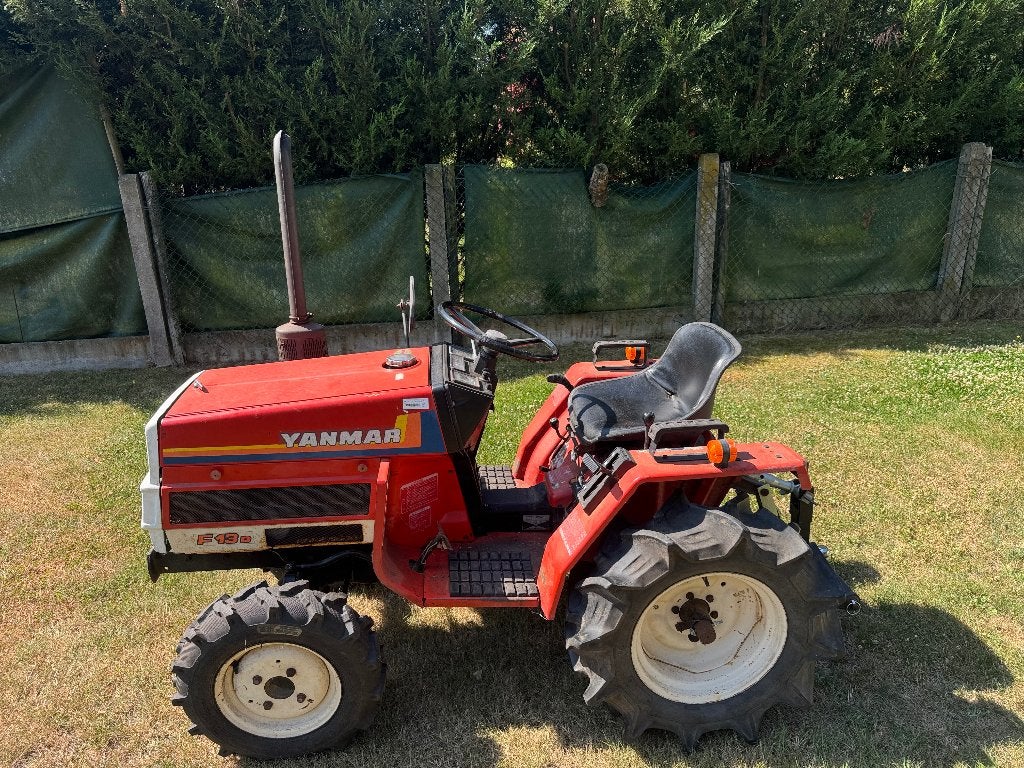 tracteur yanmar 4x4 type F13D avec attelage, Enlèvement