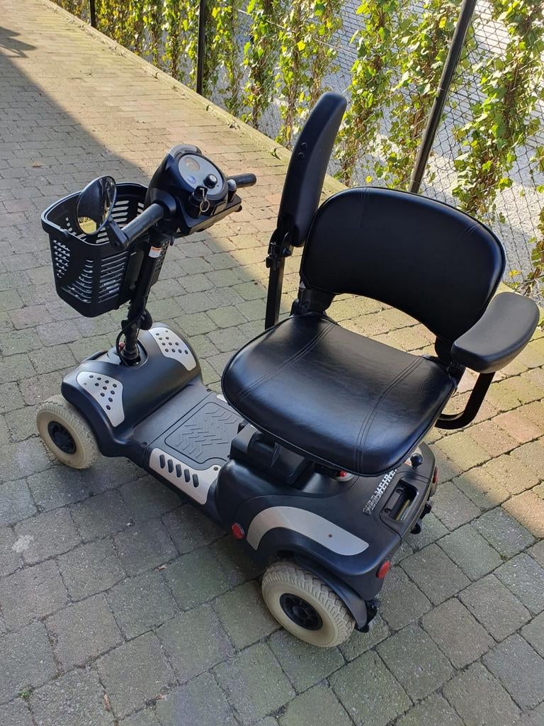 scootmobiel
MET NIEUWE ACCU'S!!
Life & mobility venus 4., Diversen, Ophalen