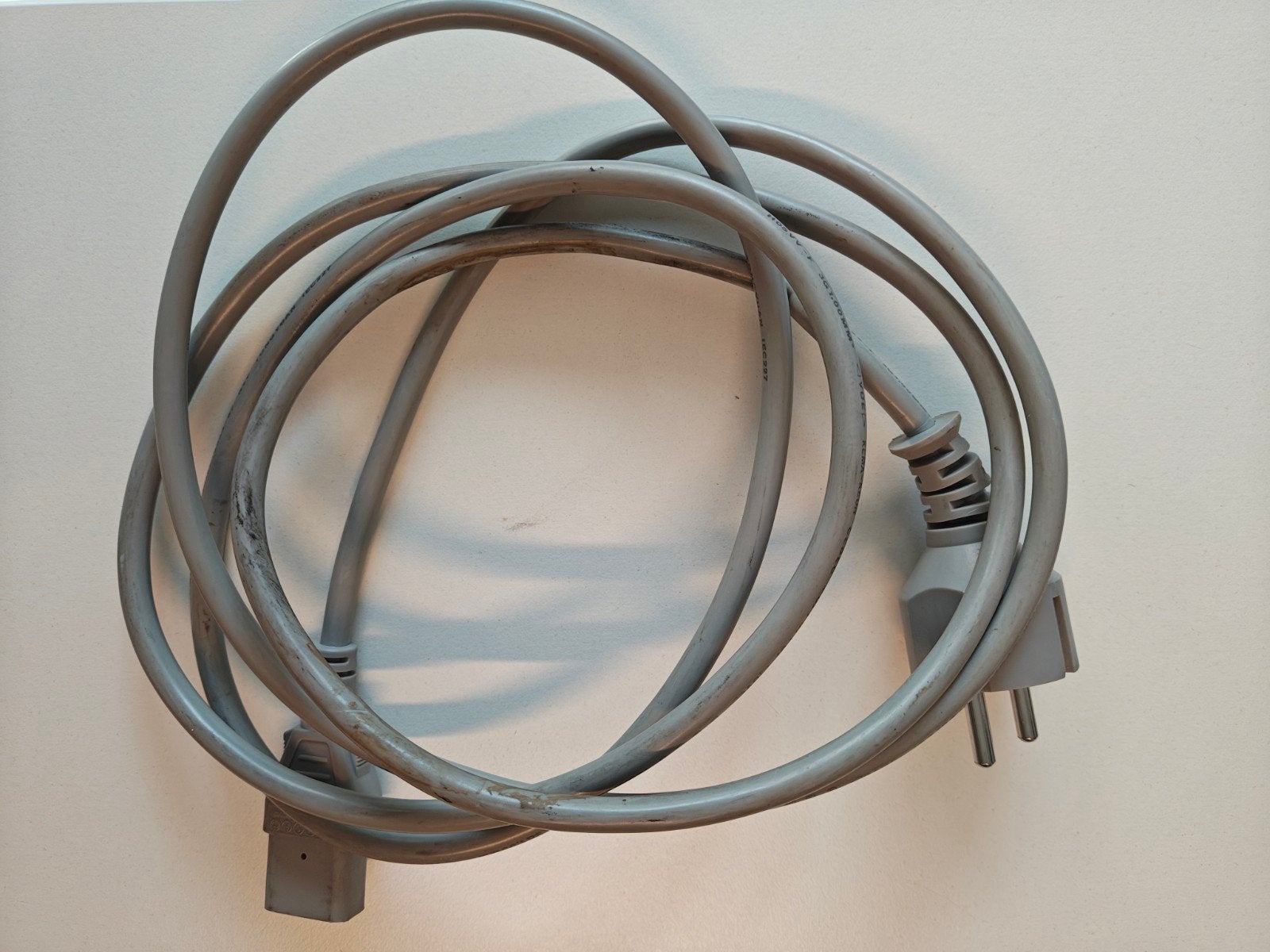 Câble alimentation secteur de 2,5m, Informatique & Logiciels, Pc & Câble réseau, Enlèvement ou Envoi, Comme neuf
