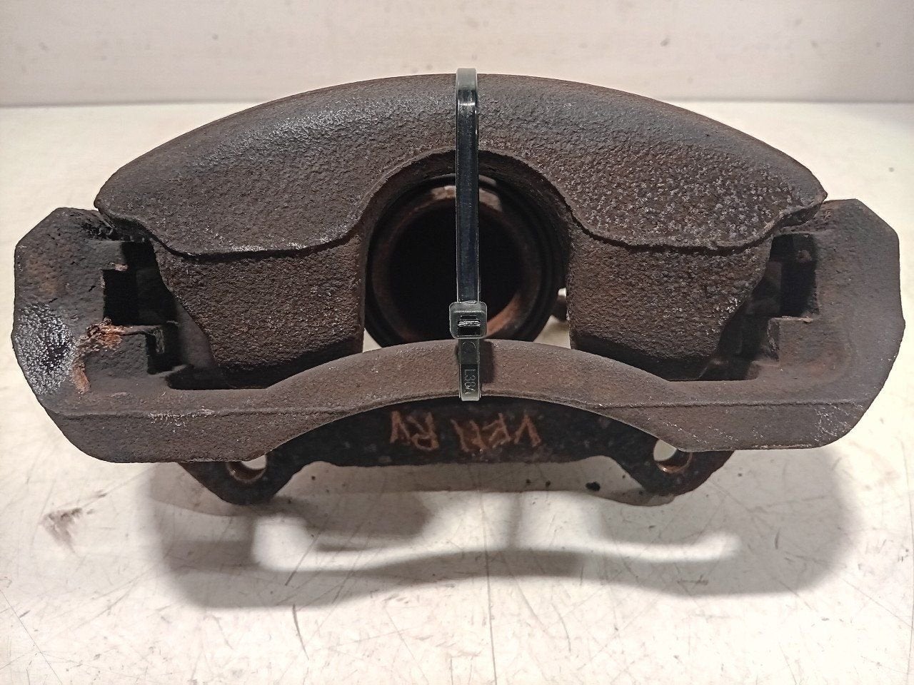Remklauw rechts voor Volkswagen Sharan, Onderdelen@venauto.nl, Van der Ven Autorecycling B.V., Gebruikt, Ettenseweg 76, 4706 PB Roosendaal, The Netherlands