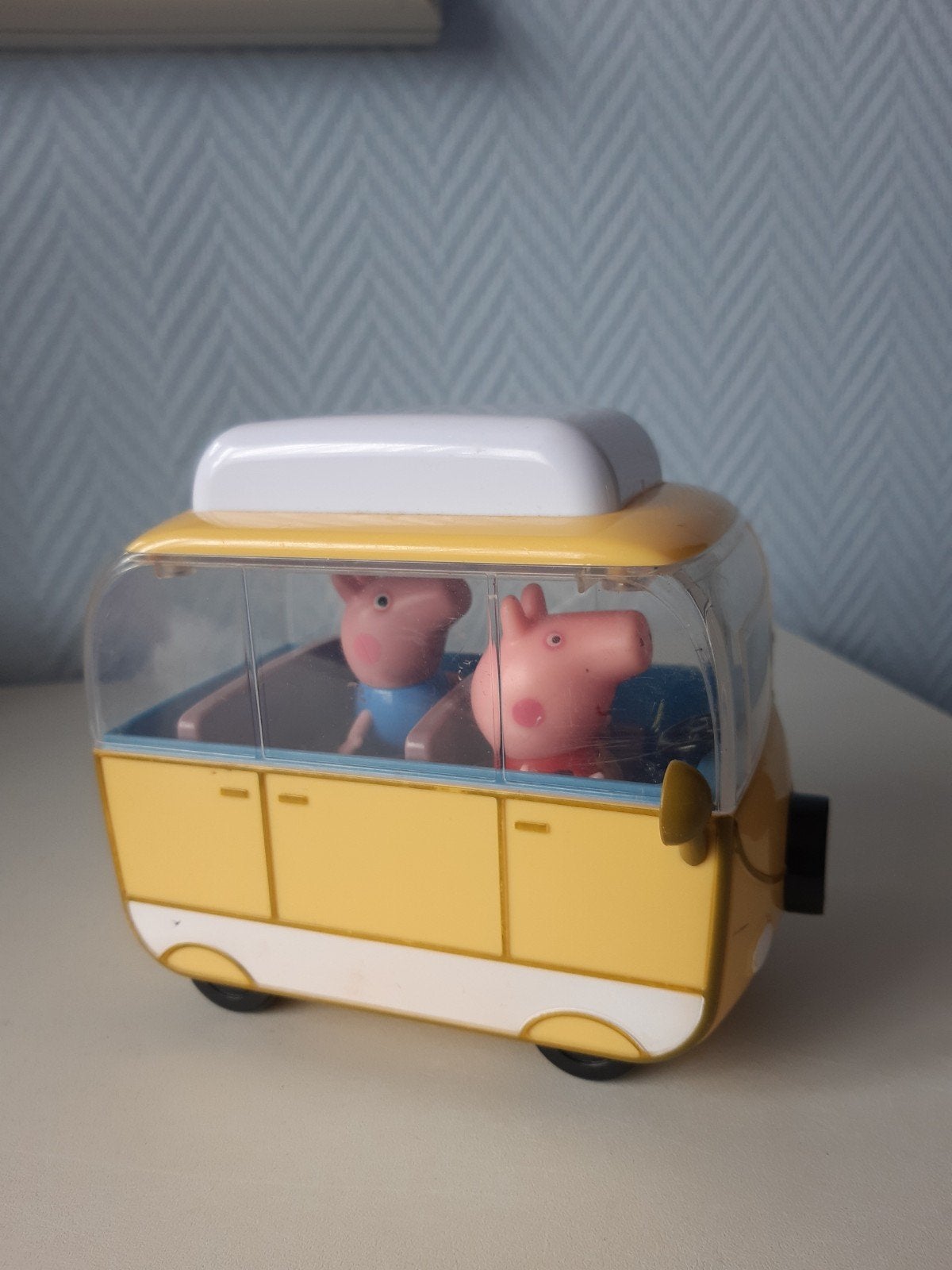 Leuk Peppa Pig busje, Enfants & Bébés, Jouets | Figurines, Enlèvement
