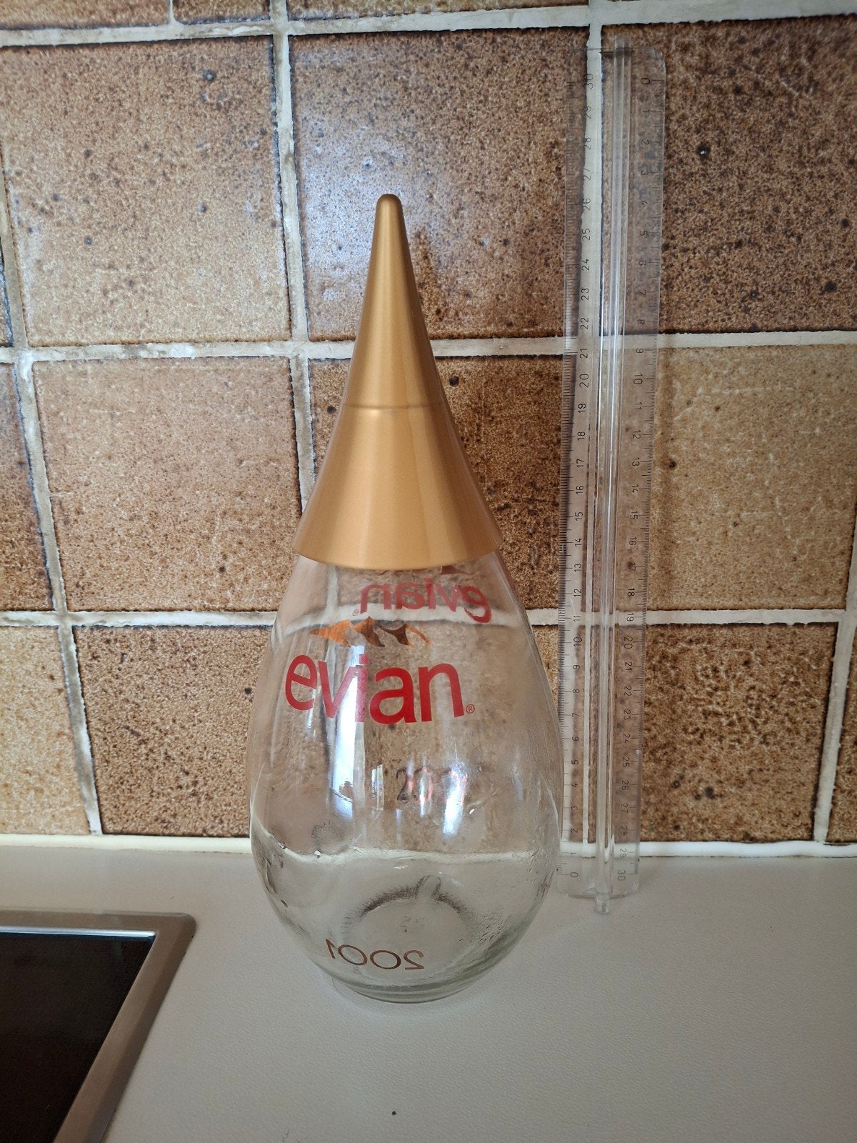 Waterfles in de vorm van een waterdruppel, Maison & Meubles, Cuisine | Vaisselle, Enlèvement ou Envoi, Comme neuf, Verre, Autres types