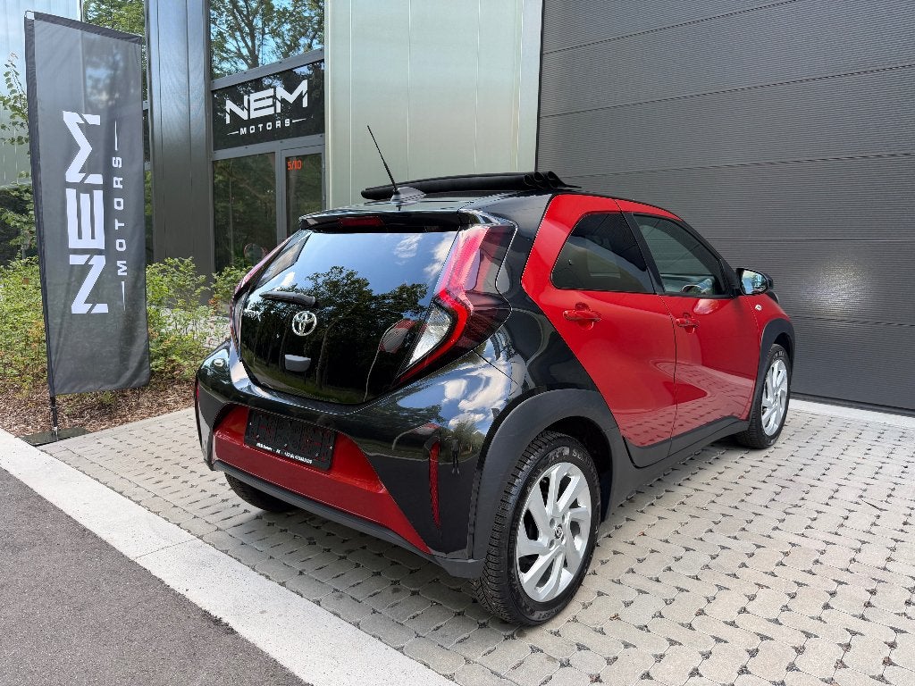 Toyota Aygo X 1.0i VVT-i X-play II,GARANTIE,NAVI,ACC,CARPLAY, Voorwielaandrijving, 4 zetels, Stof, Cabriolet