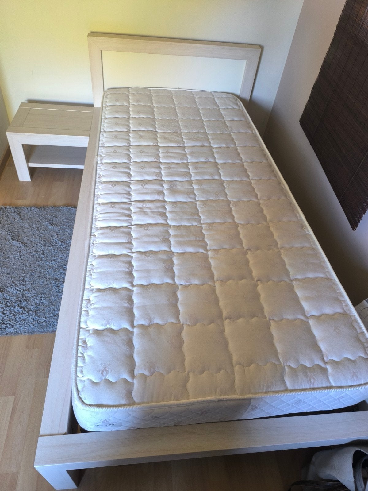 lit une personne avec sommier et matelas, 90 cm, Beige, Enlèvement, 200 cm