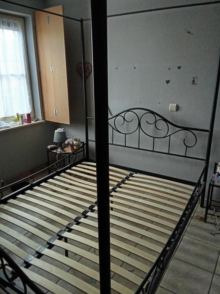lit baldaquin, Comme neuf, Enlèvement, 160 cm, Noir