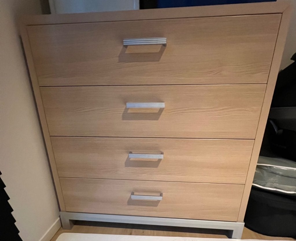 Slaapkamer (bed, 2 nachtkastjes, commode en spiegel), Ophalen, Gebruikt, Twijfelaar