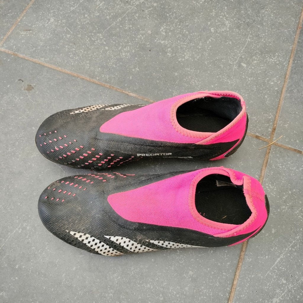 Voetbalschoenen maat 42, Sport en Fitness, Voetbal, Ophalen of Verzenden, Gebruikt, Schoenen