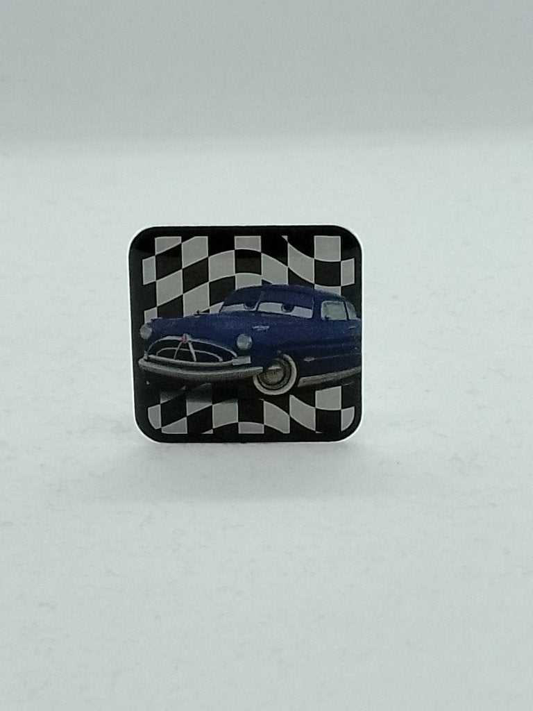 Disney Pin Cars Doc Hudson Nr 18 - Carrefour New Generation, Verzamelen, Ophalen of Verzenden, Gebruikt, Overige onderwerpen, Speldje of Pin