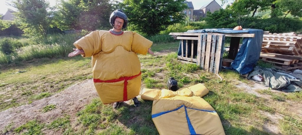 LOCATION: Fun Games: Sumo, Hobby & Loisirs créatifs, Articles de fête | Location, Enlèvement, Comme neuf