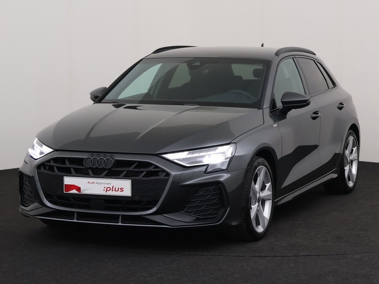 Audi A3 Sportback Business Edition S line 30 TFSI  85 kW S t, Auto's, Automaat, 127 g/km, Berline, Zilver of Grijs