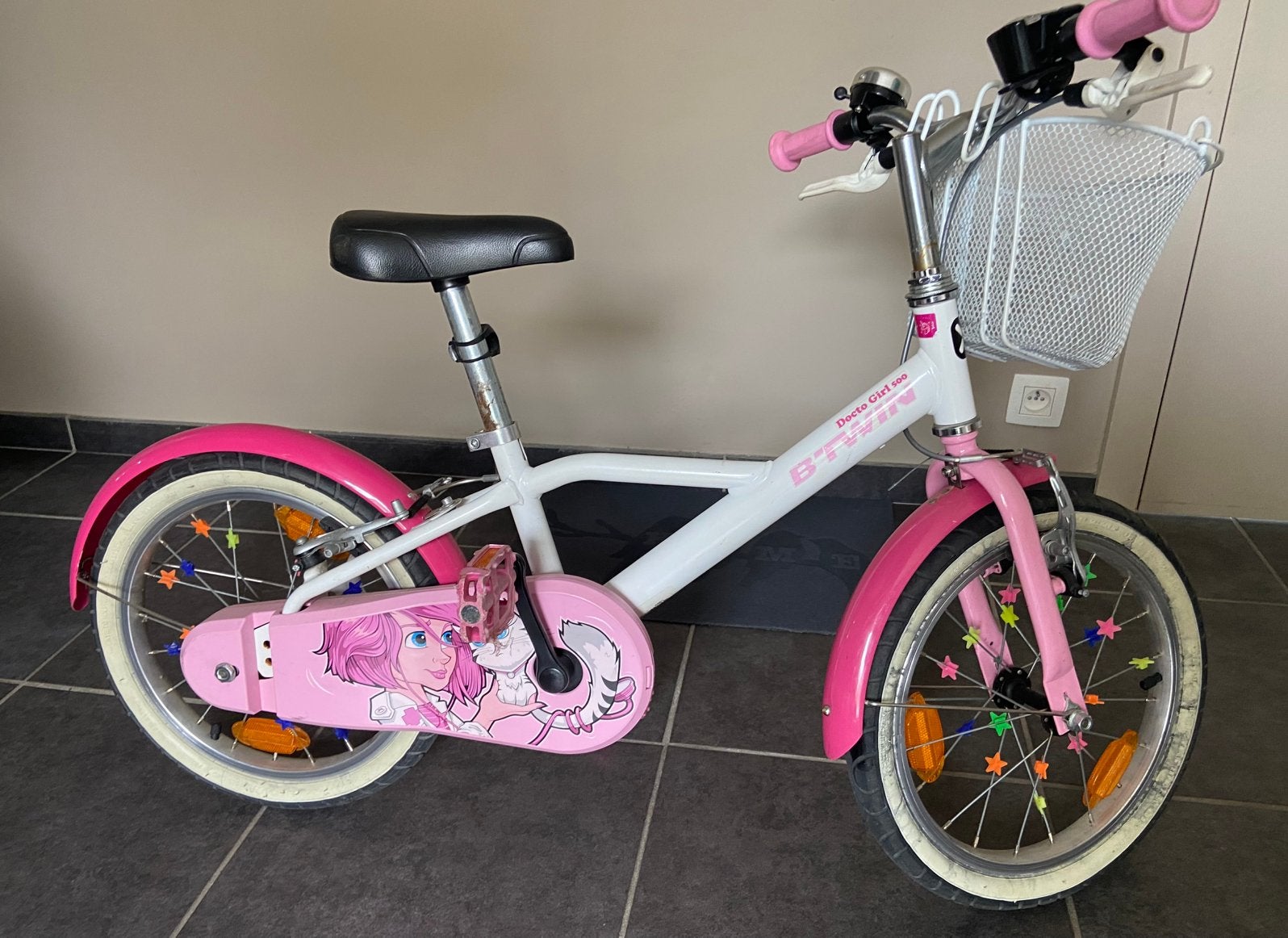 Vélo B'Twin pour fille — 16 pouces (panier inclus) 4 à 6 ans, Enlèvement, Comme neuf, Frein sur jante, 16 à 20 pouces
