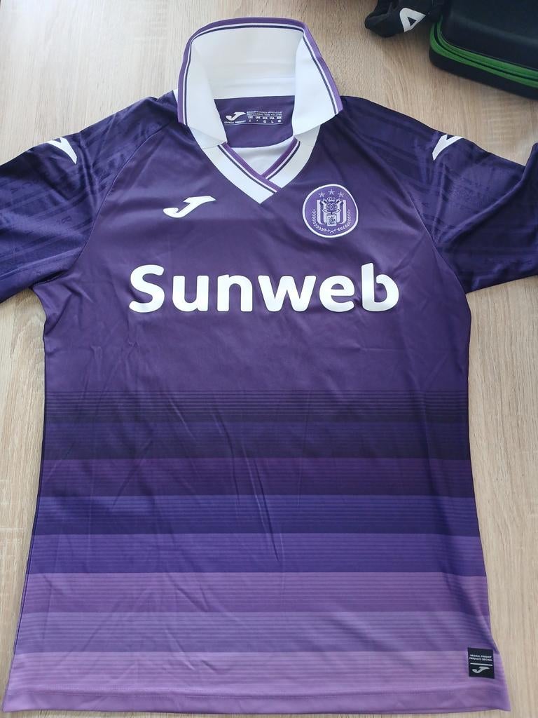 Voetbalshirt anderlecht, Ophalen