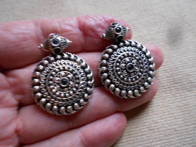 nieuwe oorbellen 1 € per paar, ringen, klassiek ethnsich..., Ophalen of Verzenden, Nieuw, Overige materialen, Knopjes of Stekers
