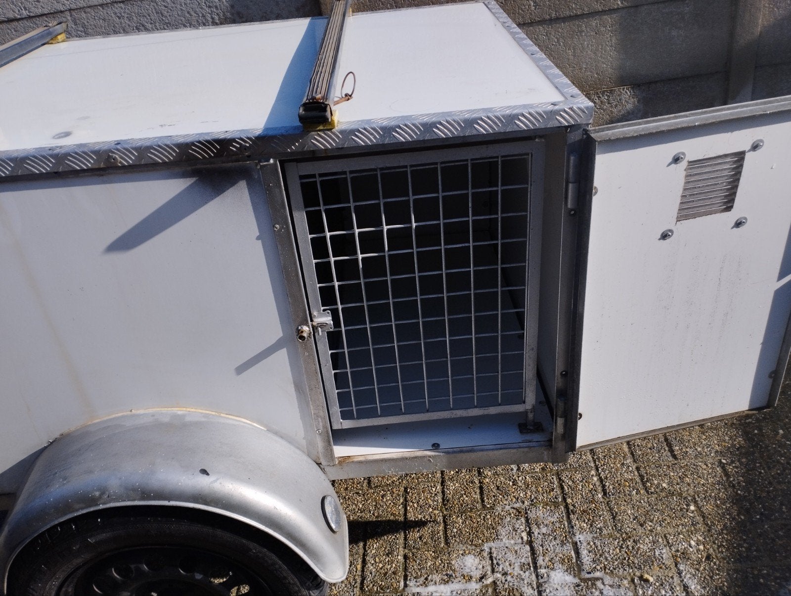 honden remork voor 3 honden in trespa, Ophalen