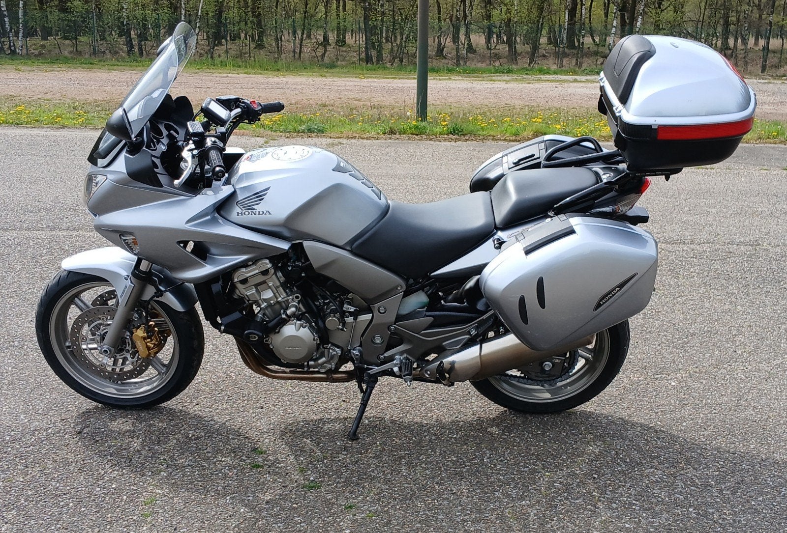 Honda cbf1000, Bedrijf