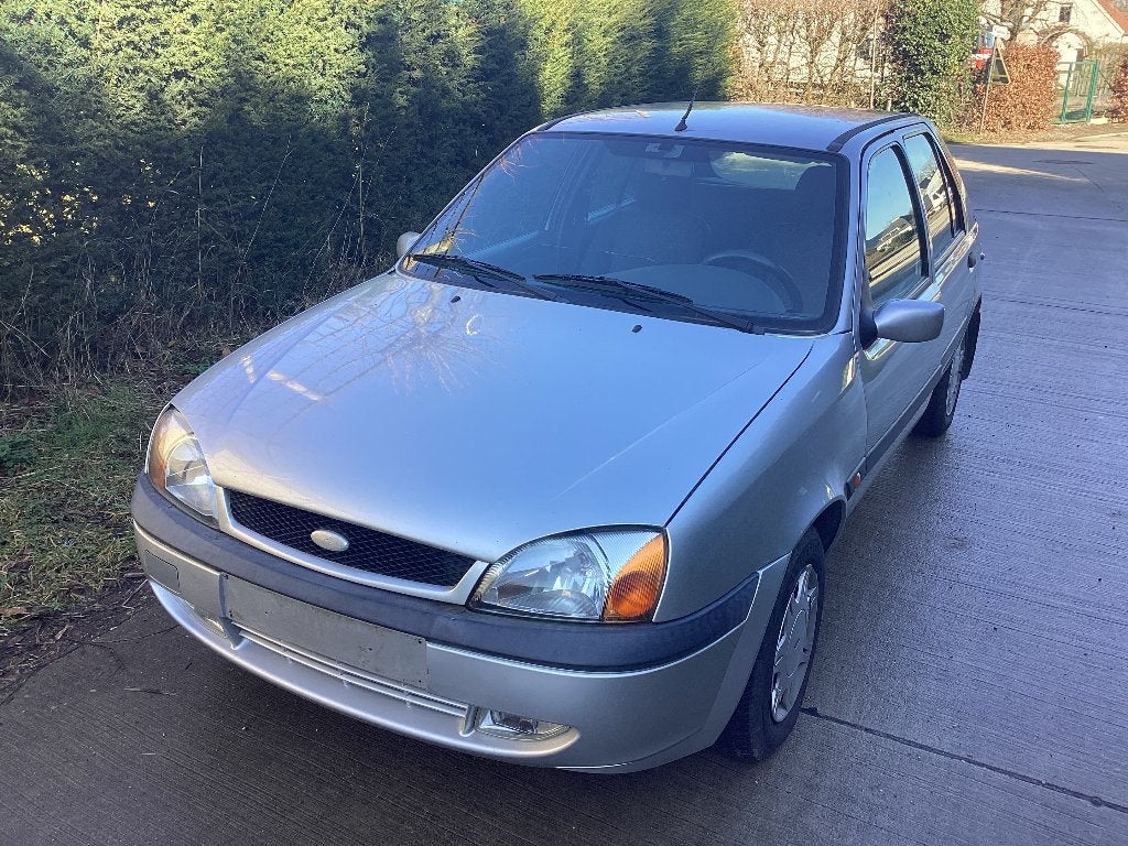 Ford fiesta benzine weinig km, Elektrische ramen, Handgeschakeld, 5 deurs, Particulier