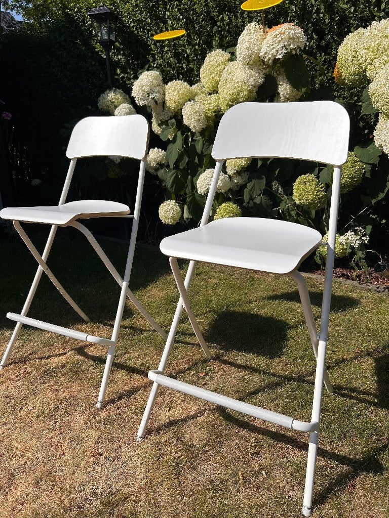 2 barkrukken Ikea Wit - Opvouwbaar, Huis en Inrichting, Barkrukken, Ophalen, Met voetsteun, 60 tot 90 cm, Zo goed als nieuw