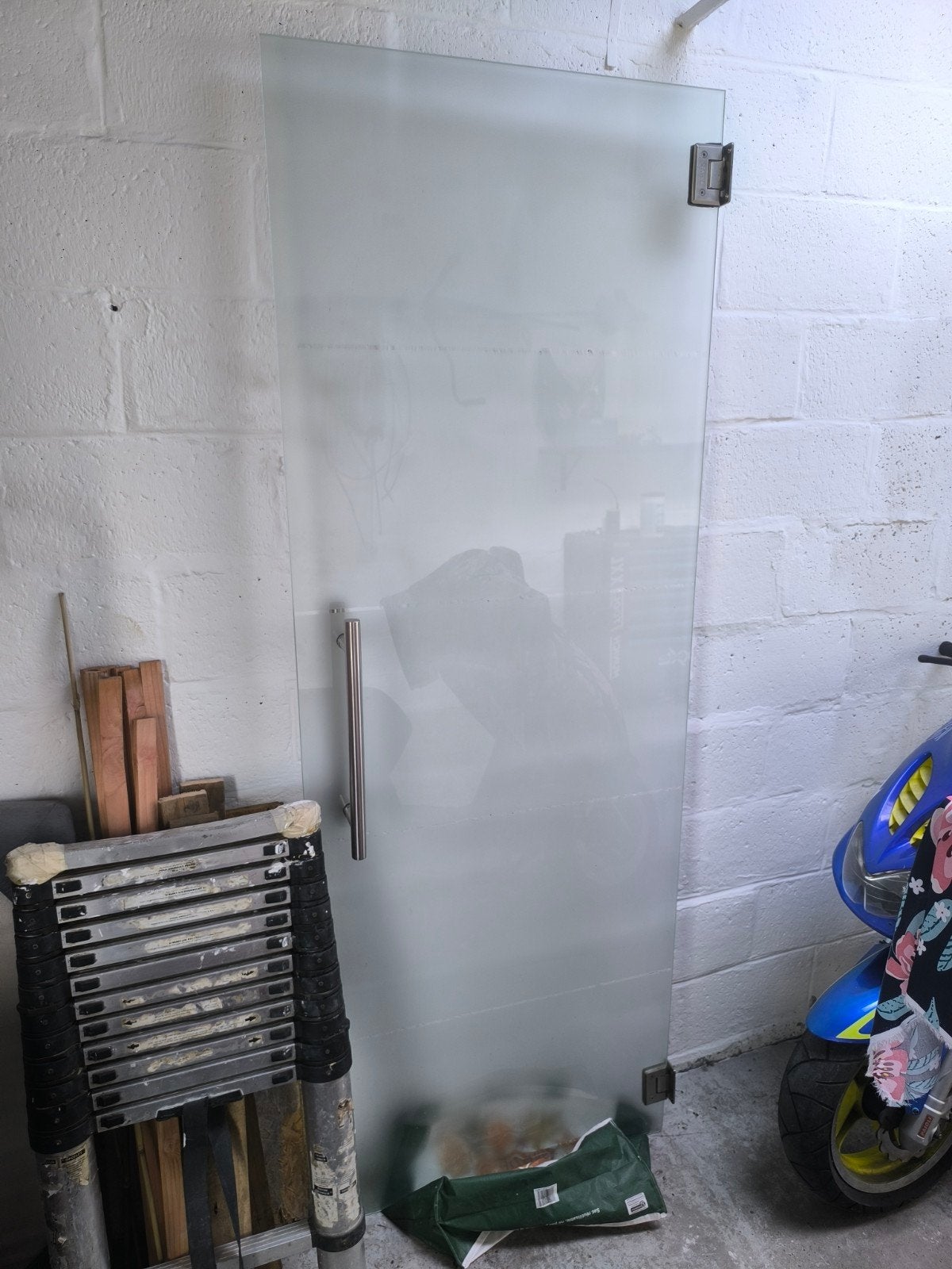 Porte en verre, Enlèvement