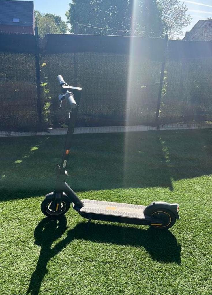 Ninebot kickscooter max step, Fietsen en Brommers, Ophalen