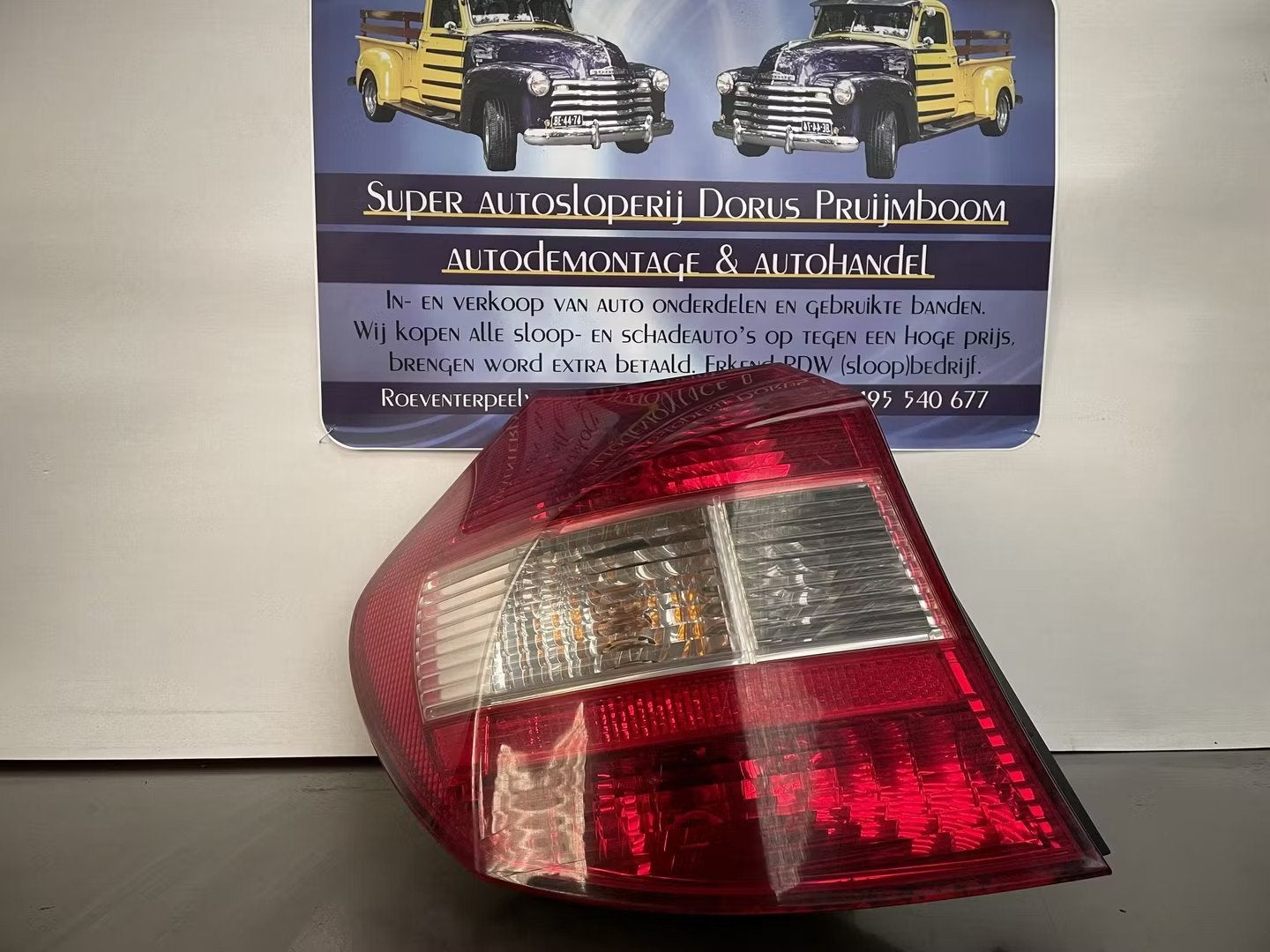 BMW 1 serie achterlicht links, Petuelring 130
80788  Munich, DE, Gebruikt, Info@bmw.de, BMW