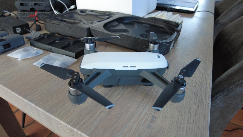 DJI SPARK drone Combo, 250 tot 900 gram, Gebruikt, Cameradrone, 100 tot 1000 meter