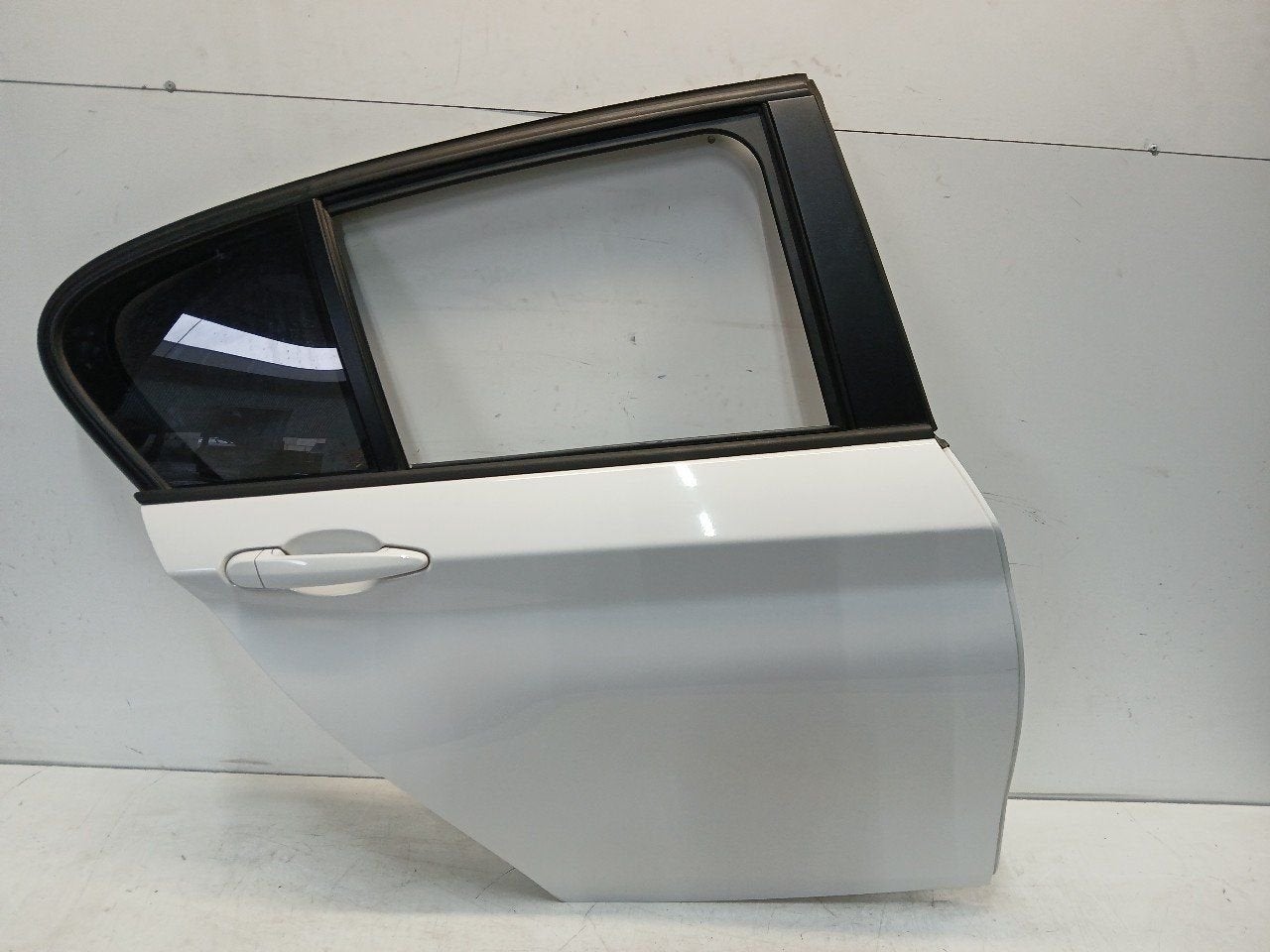 Portier rechts achter BMW 1 serie, Auto-onderdelen, Onderdelen@venauto.nl, Van der Ven Autorecycling B.V., Gebruikt, Ettenseweg 76, 4706 PB Roosendaal, The Netherlands