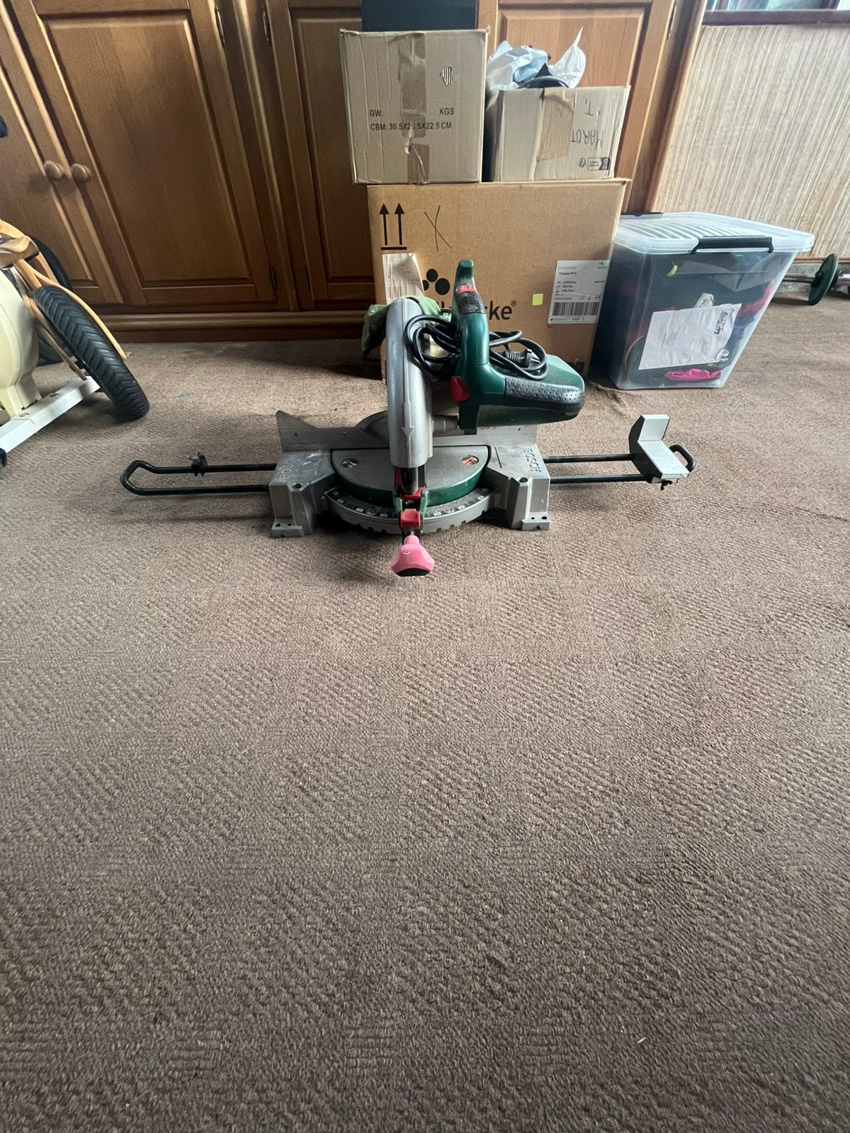 Scie a onglet, Bricolage & Construction, 600 à 1200 watts, 70 mm ou plus, Enlèvement, Utilisé