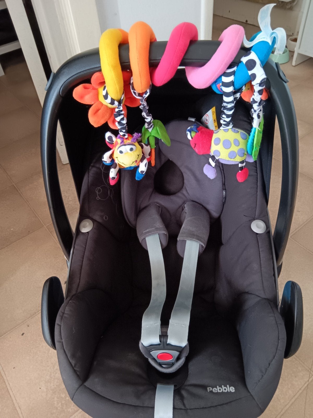 maxi cosi pebble met zonnescherm en activityhanger, Ophalen