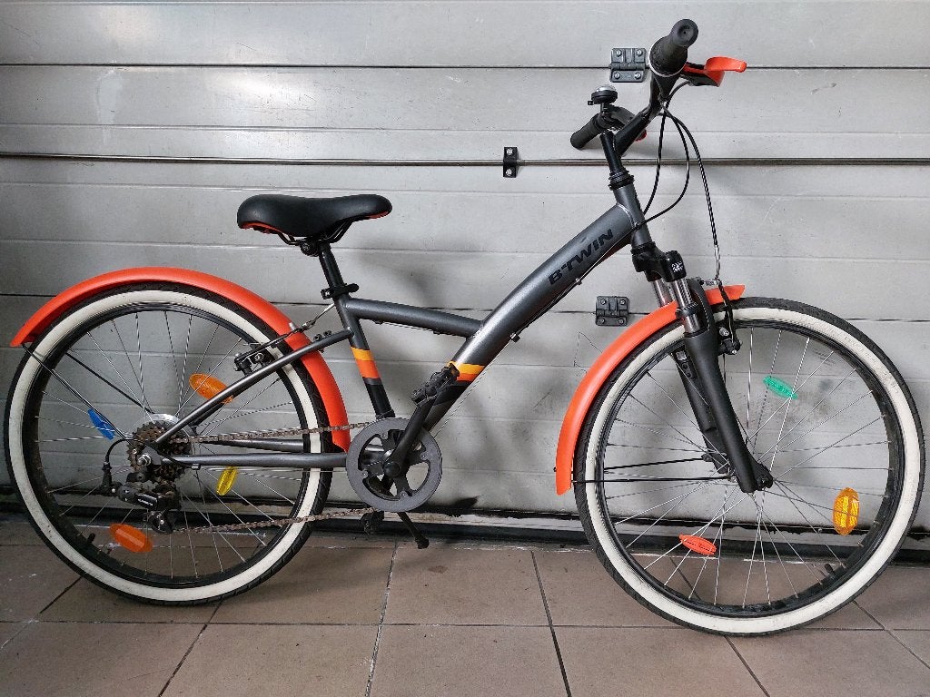 Meisjesfiets B'twin 24 inch, Fietsen en Brommers, Fietsen | Meisjes, Ophalen, 24 inch, Velgrem, Zo goed als nieuw