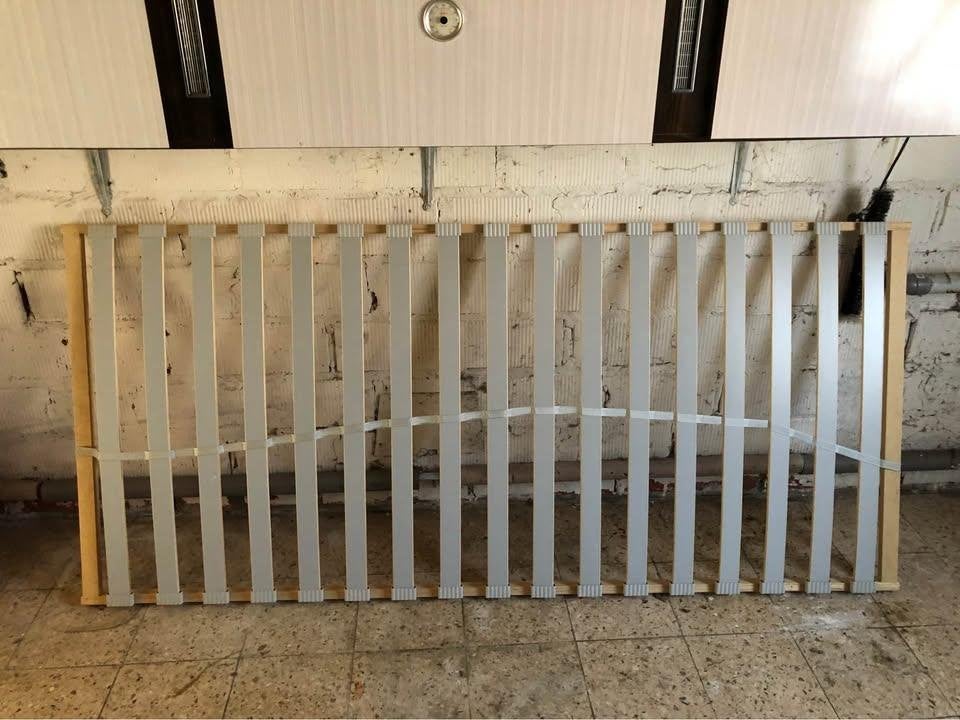 lattenbodem éénpersoonsbed, Kinderen en Baby's, Ophalen, Zo goed als nieuw, Lattenbodem