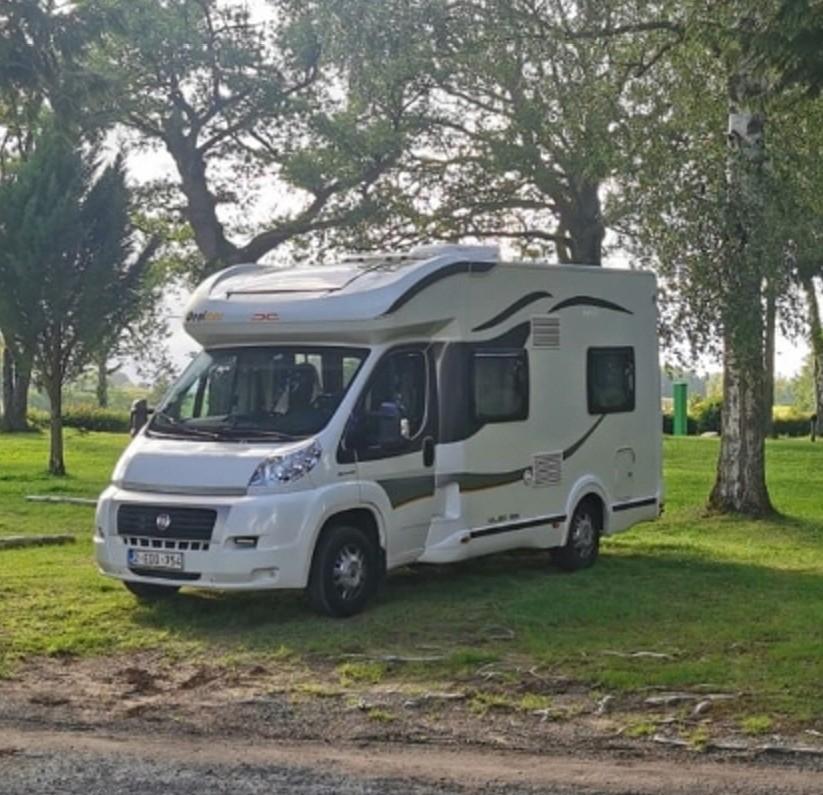 Goed onderhouden camper/mobilhome met dakairco, Integraal, Douche, Diesel, Particulier
