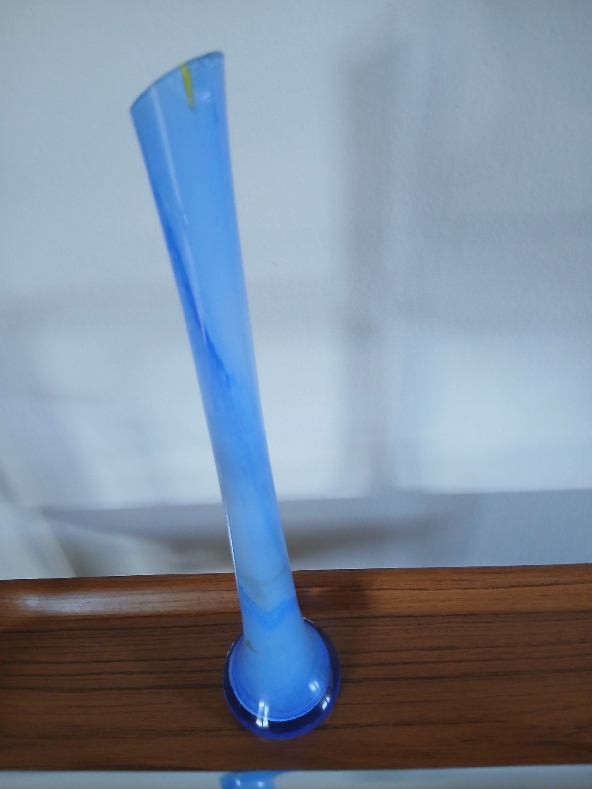 joli vase bleu en cristal de Fontaine de Vaucluse, Maison & Meubles, Accessoires pour la Maison | Vases, Enlèvement, Bleu, Autres matériaux