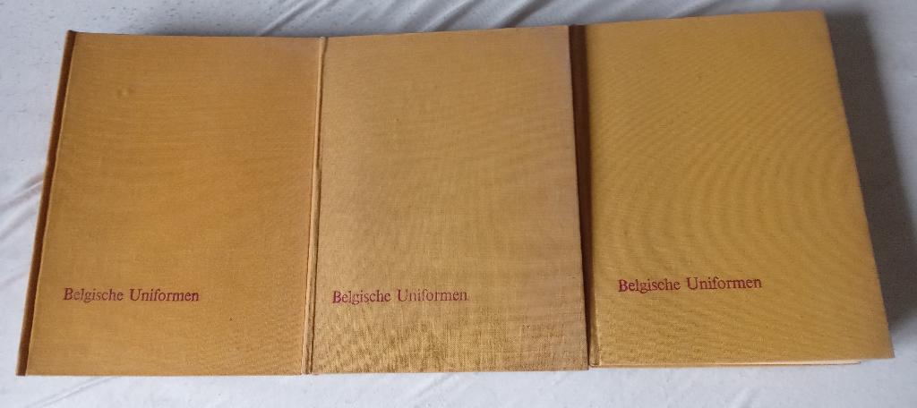 artis-historia belgische uniformen 3 delen onvolledig, Boeken, Prentenboeken en Plaatjesalbums, Gelezen, Prentenboek, Ophalen of Verzenden