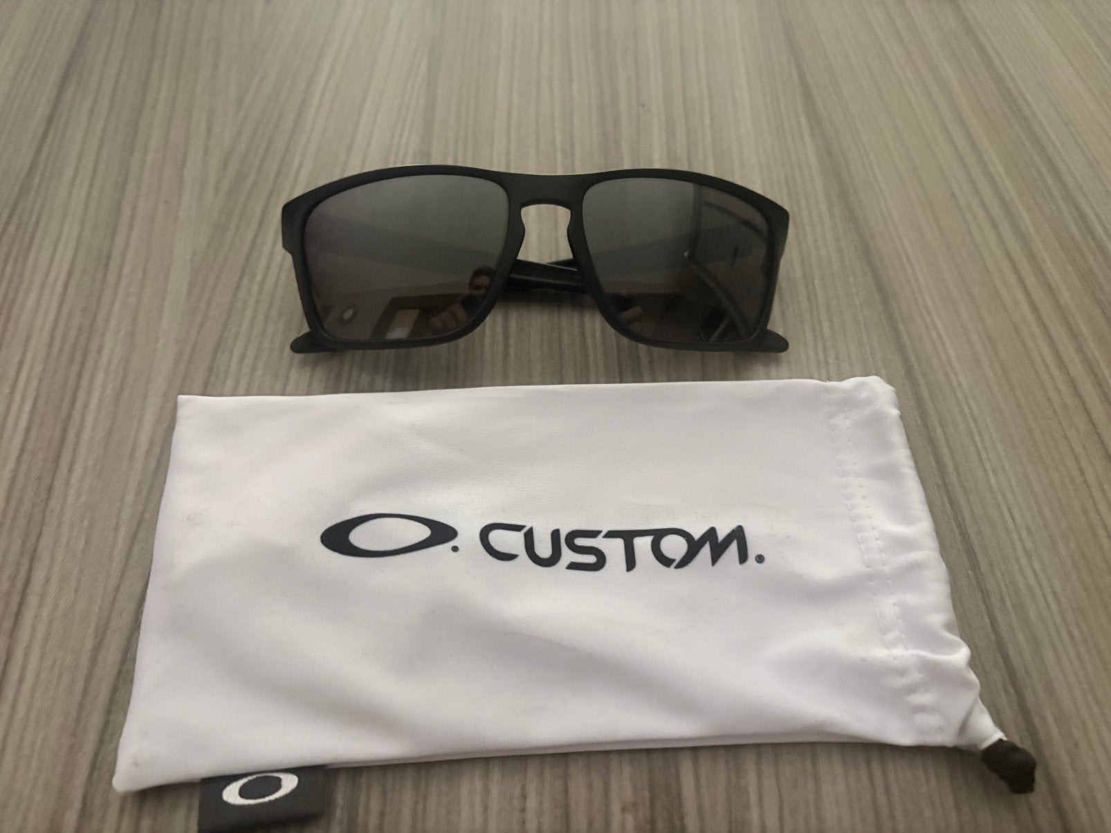 Oakley Custom zonnebril – matzwart met zwarte glazen, Ophalen, Zo goed als nieuw, Bril, Oakley