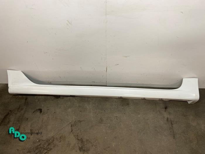 Zijskirt rechts van een Mitsubishi Colt (Colt 08-) (56A), Auto-onderdelen, Carrosserie, Mitsubishi, Gebruikt, 3 maanden garantie