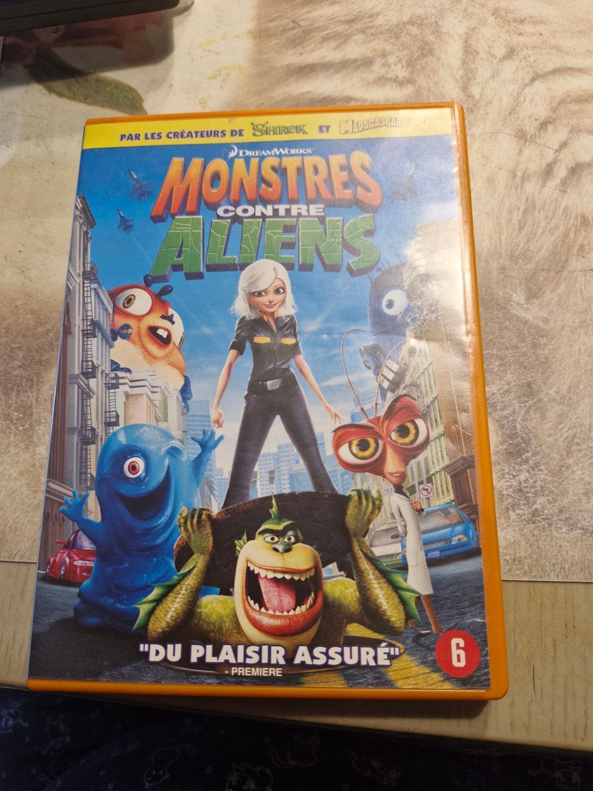 Monsters versus buitenaardse wezens, Ophalen of Verzenden, Zo goed als nieuw, Nederlands, Nederlands