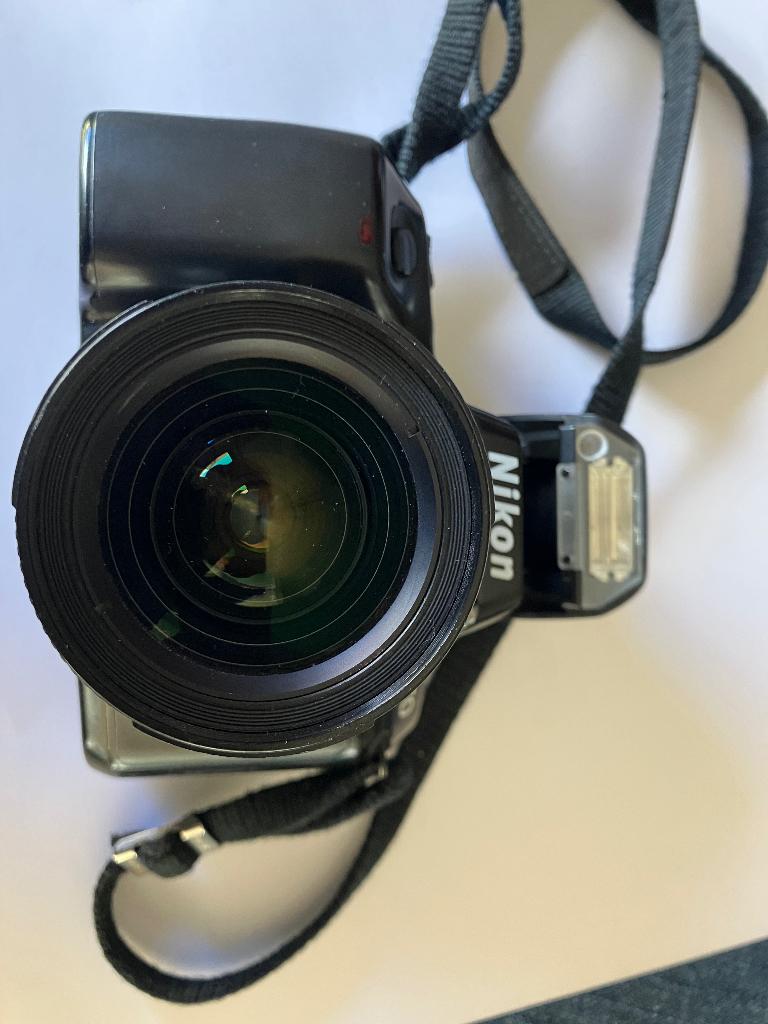 Nikon 70, Enlèvement, Nikon
