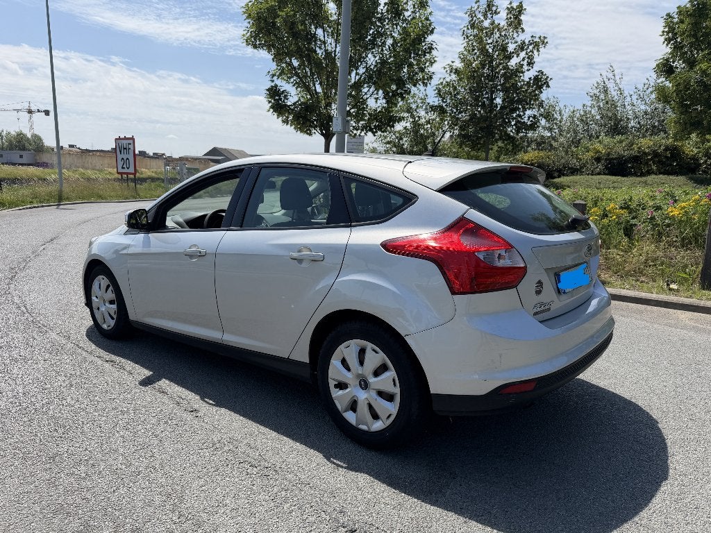 Ford Focus 1.6Tdci airco, Auto's, Focus, Sound system, Bedrijf, Zilver of Grijs