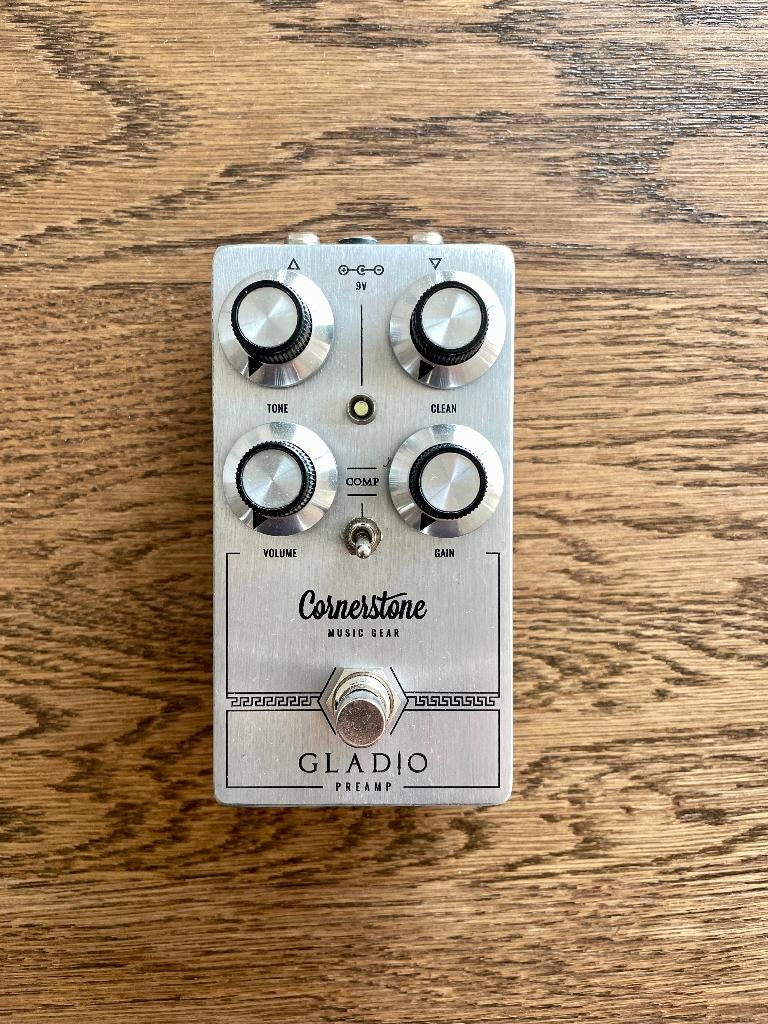 Cornerstone Gladio SC – Dumble Style Preamp / Overdrive, Enlèvement ou Envoi, Comme neuf, Distortion, Overdrive ou Fuzz
