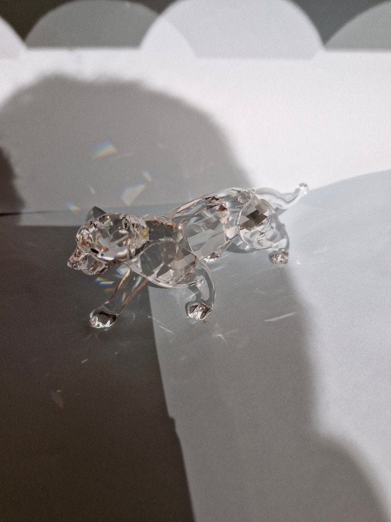 Swarovski jachtluipaard sluipend, Collections, Enlèvement ou Envoi, Comme neuf, Figurine