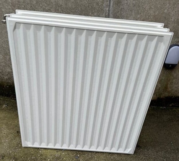 Radiateur Chauffage Central Type 33 - 90x80cm 2600W, Bricolage & Construction, Chauffage & Radiateurs, Enlèvement, Comme neuf