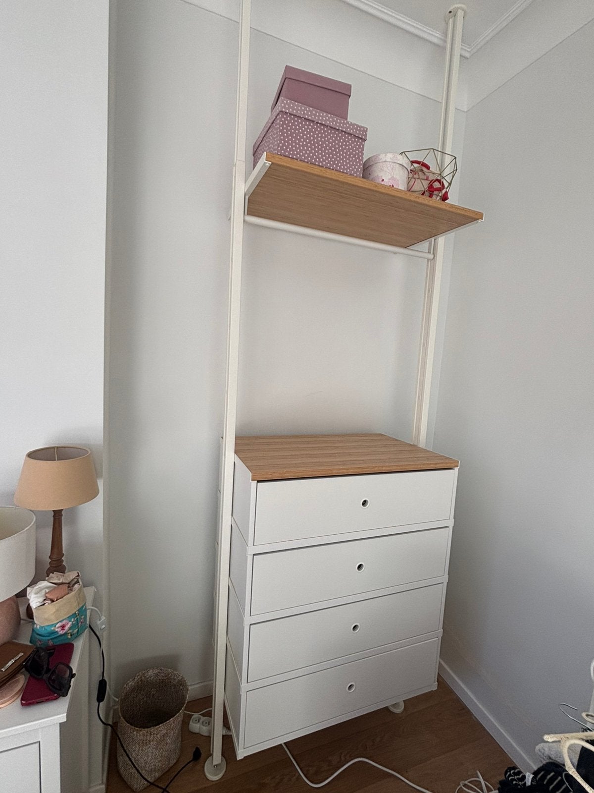 Penderie et 4 tureoirs IKEA ELVARLI, Ophalen, Zo goed als nieuw